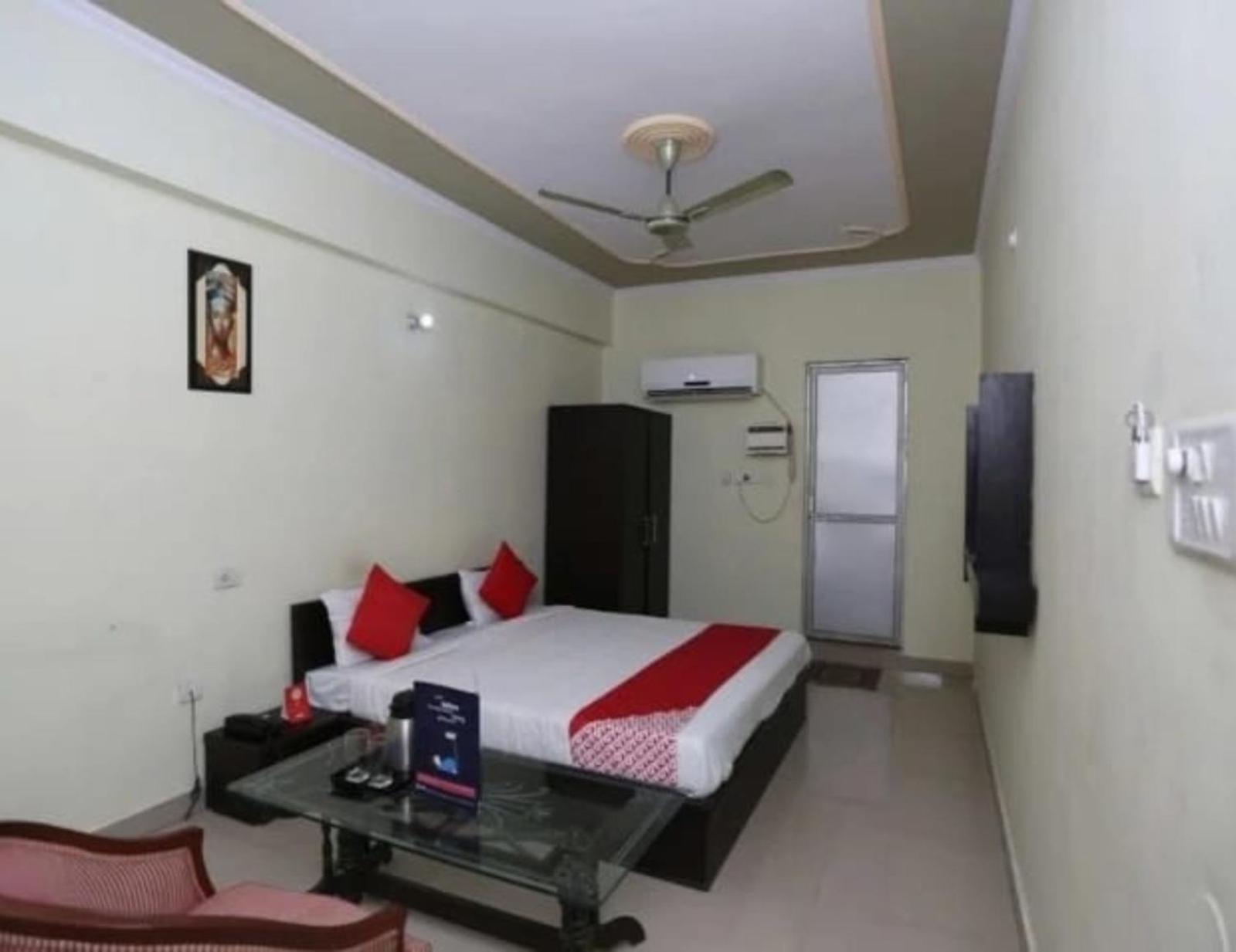 Hotel S K Palace Lucknow , Best Hotel In Lucknow , Hotel In Transport Nagar Lucknow ,Budget Hotels In לקנאו מראה חיצוני תמונה