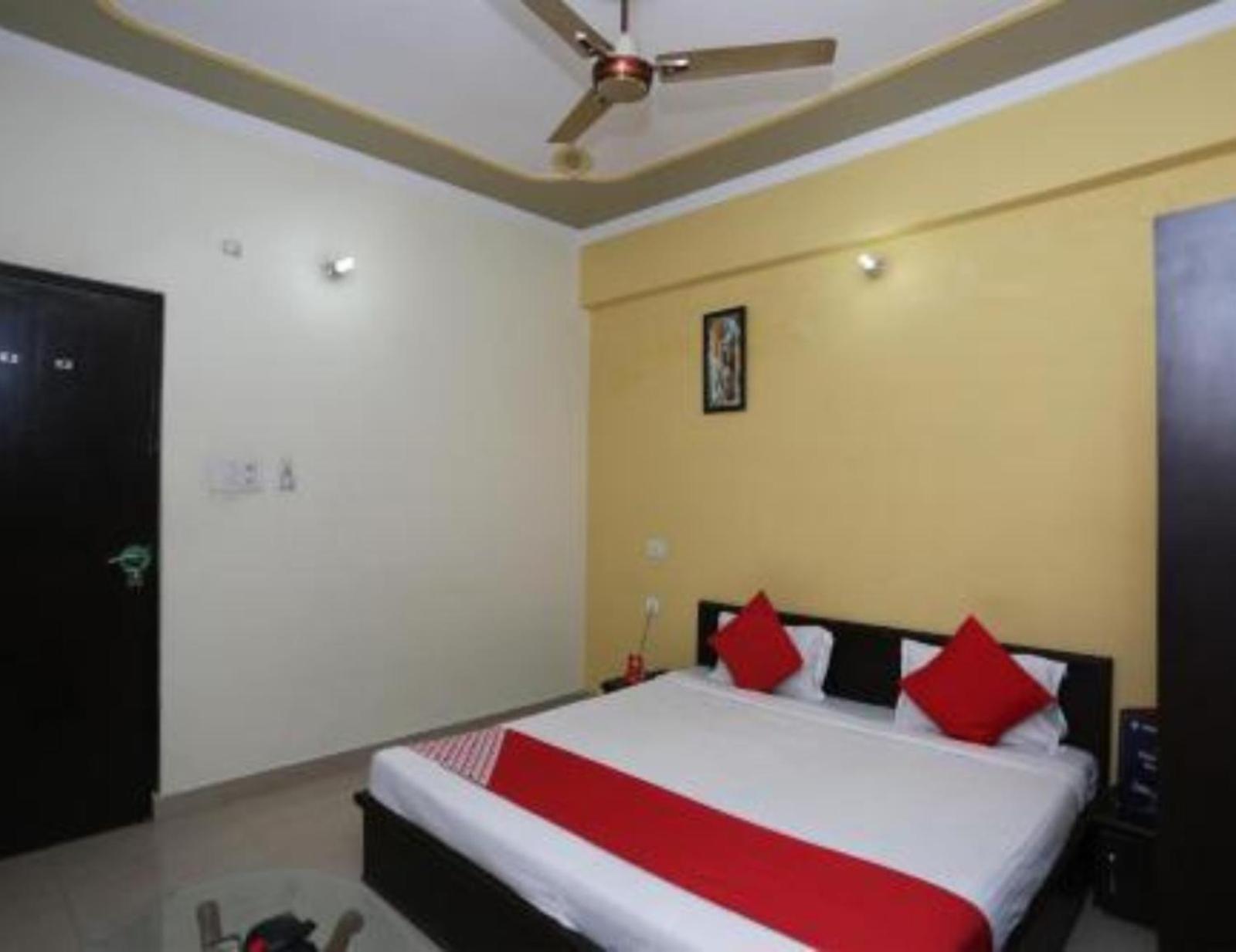 Hotel S K Palace Lucknow , Best Hotel In Lucknow , Hotel In Transport Nagar Lucknow ,Budget Hotels In לקנאו מראה חיצוני תמונה