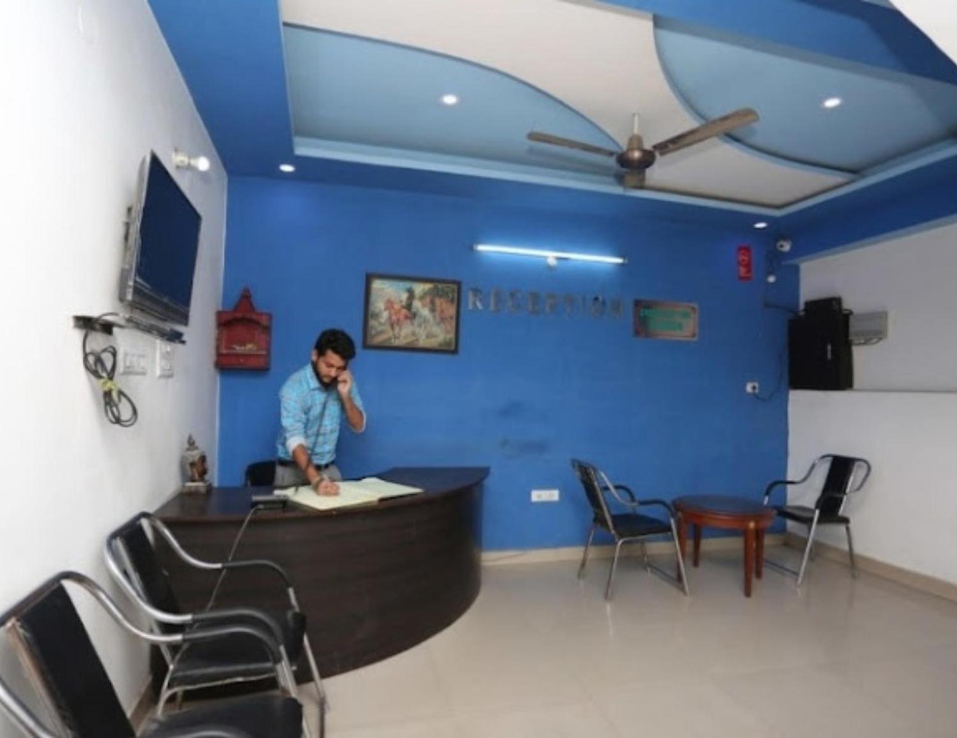 Hotel S K Palace Lucknow , Best Hotel In Lucknow , Hotel In Transport Nagar Lucknow ,Budget Hotels In לקנאו מראה חיצוני תמונה
